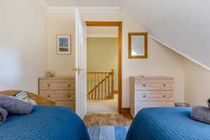 2 bedrooms, iron/ironing board, travel crib, WiFi (free) - 2 Bed in Blakeney (oc-1558) (Blakeney)