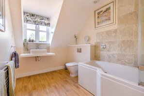 Towels - 2 Bed in Blakeney (oc-1558) (Blakeney)