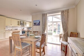 Dining - 2 Bed in Blakeney (oc-1558) (Blakeney)