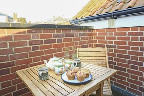 Outdoor dining - 1 Bed in Aldeburgh (oc-sld) (Aldeburgh)