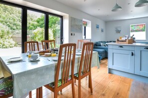 Dining - 3 Bed in Swanage (oc-wy559) (Swanage)