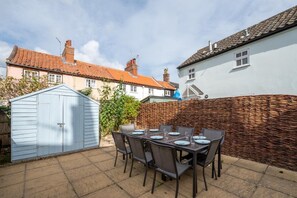 Outdoor dining - 4 Bed in Southwold (oc-ivy) (Southwold)