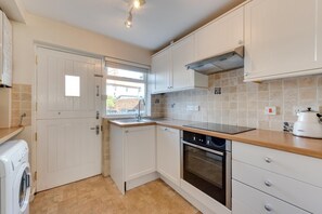 Microwave, oven, dishwasher, high chair - 4 Bed in Southwold (oc-ivy) (Southwold)