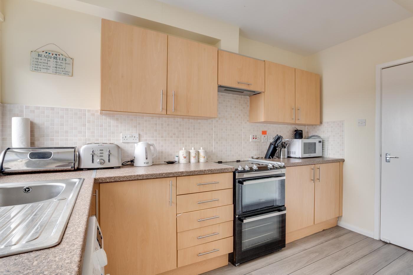 Microwave, oven, cookware/dishes/utensils