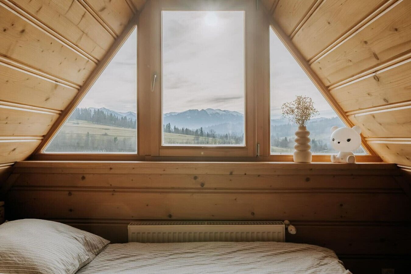 Schreibtisch, Bügeleisen/Bügelbrett, Reisekinderbett, kostenloses WLAN