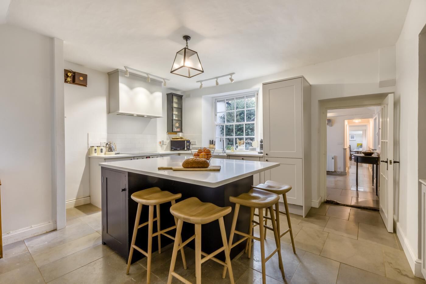 Mikrowelle, Ofen, Hochstuhl, Kochgeschirr/Geschirr/Besteck