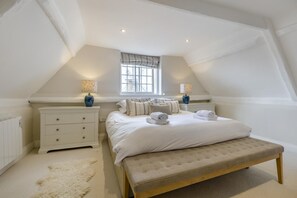 Travel cot, free WiFi, bed sheets - 4 Bed in Cley (oc-m33116) (Cley next the Sea)