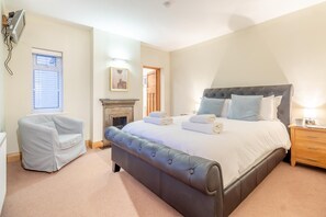 5 bedrooms, iron/ironing board, travel cot, free WiFi - 5 Bed in Southwold (oc-tnw) (Southwold)