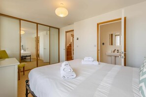 Iron/ironing board, travel cot, free WiFi, bed sheets - 3 Bed in Southwold (oc-ftw) (Southwold)