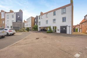 Exterior - 3 Bed in Southwold (oc-ftw) (Southwold)