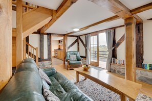 TV - 2 Bed in Y Drenewydd (oc-waa401) (Adfa)