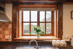 Interior - 2 Bed in Y Drenewydd (oc-waa401) (Adfa)