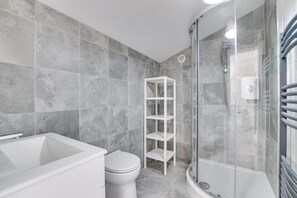 Hair dryer, towels - 4 Bed in Eastbridge (oc-bricot) (East Bridge)