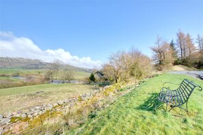 Property grounds - 2 Bed in Hawes (oc-ds052) (Hawes)