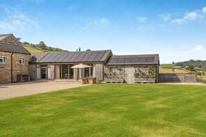 Exterior - 2 Bed in Brassington (oc-dcgrif) (England)