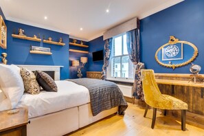 Iron/ironing board, free WiFi, bed sheets - 4 Bed in Whitby (oc-w1002) (Whitby)