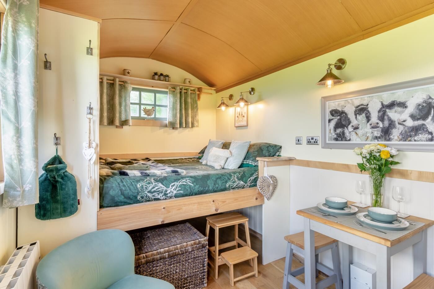 Ferros/tábuas de passar roupa, Wi-Fi de cortesia, roupa de cama