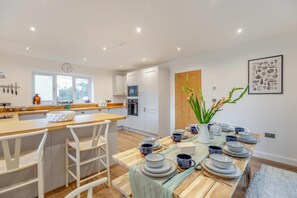 Dining - 4 Bed in Llanigon (oc-t33091) (Llanigon)