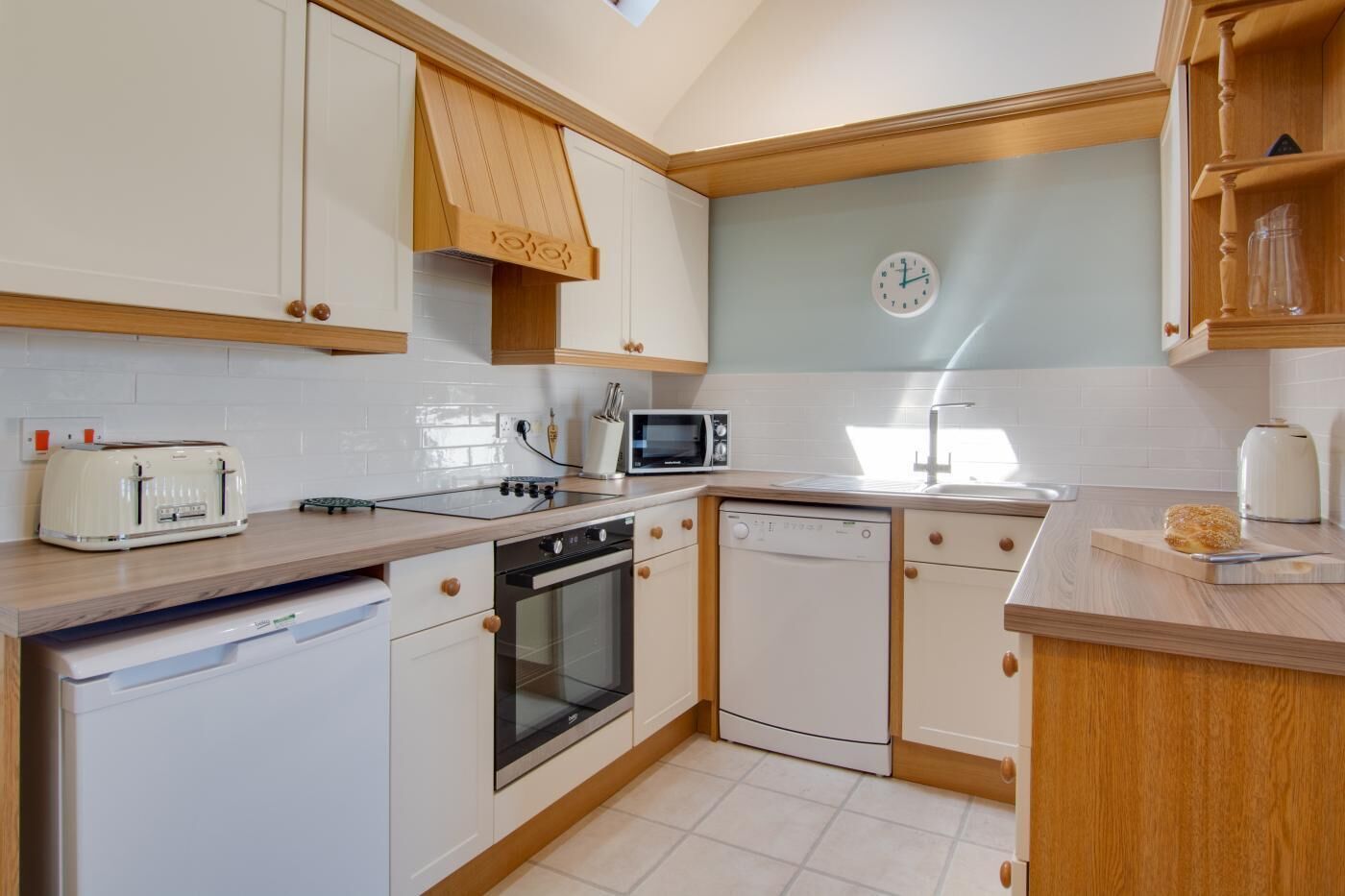 Micro-ondes, four, lave-vaisselle