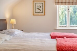 Silitysrauta/-lauta, ilmainen Wi-Fi, vuodevaatteet