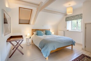 Bügeleisen/Bügelbrett, Reisekinderbett, kostenloses WLAN, Bettwäsche