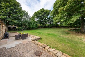 Outdoor dining - 2 Bed in Danby (oc-wa315) (Castleton)