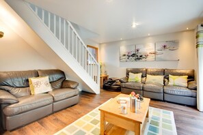 TV - 3 Bed in St. Merryn (oc-p00569) (Saint Merryn)