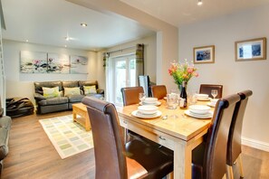 Dining - 3 Bed in St. Merryn (oc-p00569) (Saint Merryn)