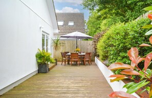 Outdoor dining - 3 Bed in St. Merryn (oc-p00569) (Saint Merryn)