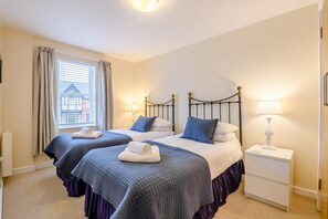 Iron/ironing board, free WiFi, bed sheets - 2 Bed in Scarborough (oc-s509) (Scarborough)