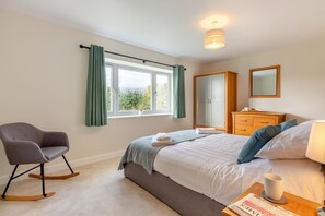 Iron/ironing board, free WiFi, bed sheets - 5 Bed in Washbrook (oc-m33105) (Washbrook)