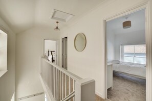 3 bedrooms, iron/ironing board, travel cot, free WiFi - 3 Bed in Cromer (oc-1727) (Cromer)
