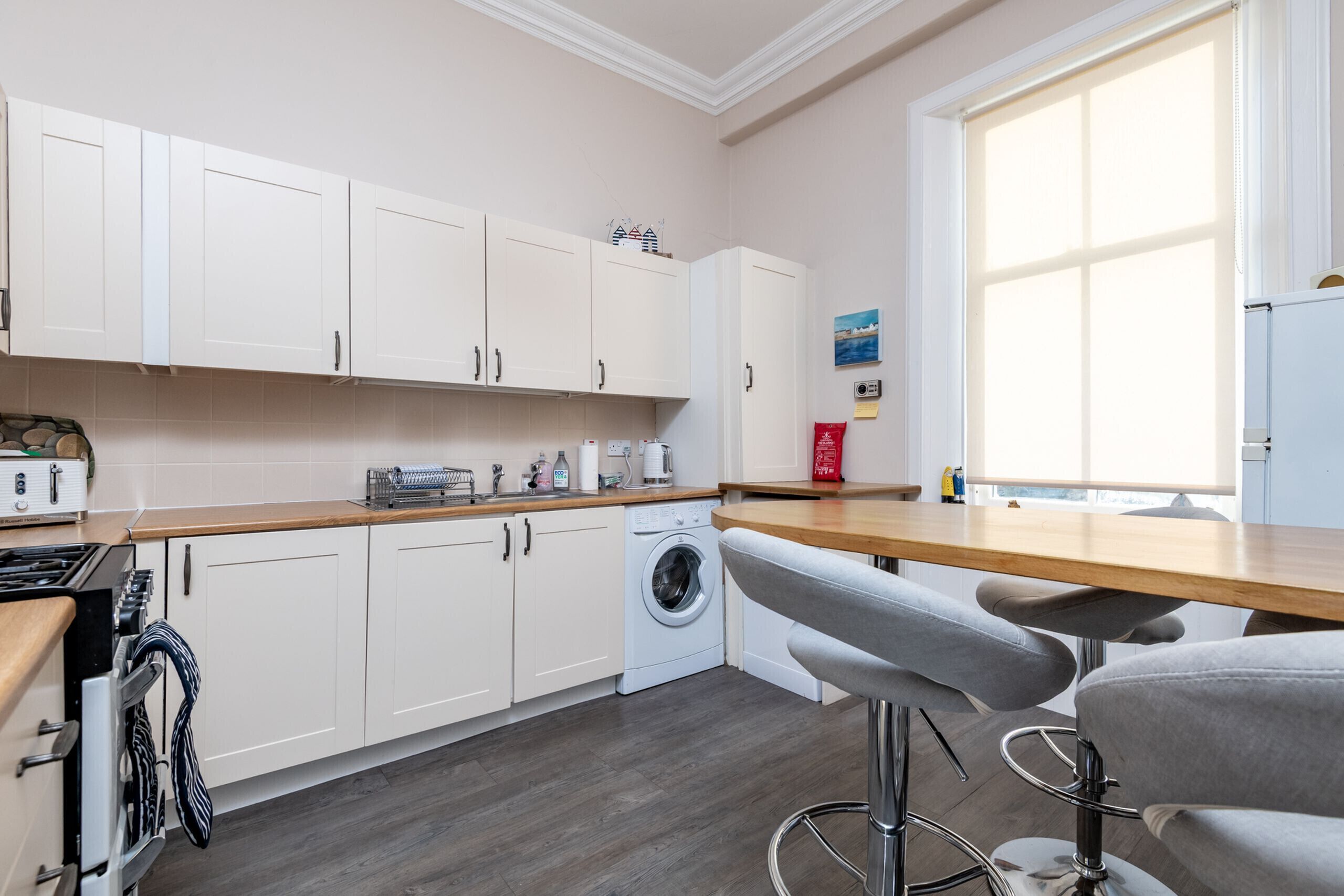 Réfrigérateur, micro-ondes, four, lave-vaisselle