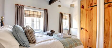 Silitysrauta/-lauta, ilmainen Wi-Fi, vuodevaatteet