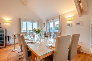 Dining - 5 Bed in Rock (oc-m33185) (Rock)