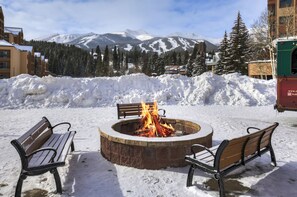 Property grounds - Incredible 1-Bedroom, 2 Full Bathroom ski-in/ski-out, Prime Location (Breckenridge)