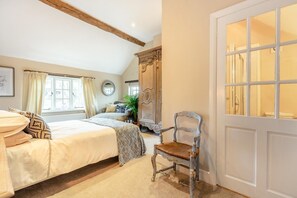 Free WiFi, bed sheets - 5 Bed in Wheathill (oc-t30539) (Wheathill)