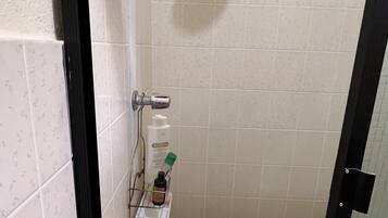 Dusche, Bidet, Handtücher