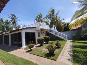 Exterior - Cozy 2-bedroom house in tranquil Costa Azul, Acajutla with AC (Acajutla)