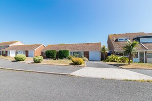 Exterior - 3 Bed in Paignton (oc-bc1890) (Paignton)