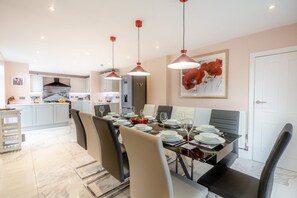 Dining - 6 Bed in Llandudno (oc-s33417) (Llandudno)