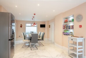 Dining - 6 Bed in Llandudno (oc-s33417) (Llandudno)