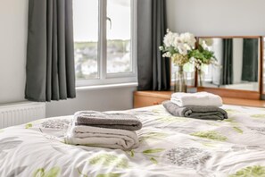 Room - 4 Bed in Mevagissey (oc-w32994) (Mevagissey)