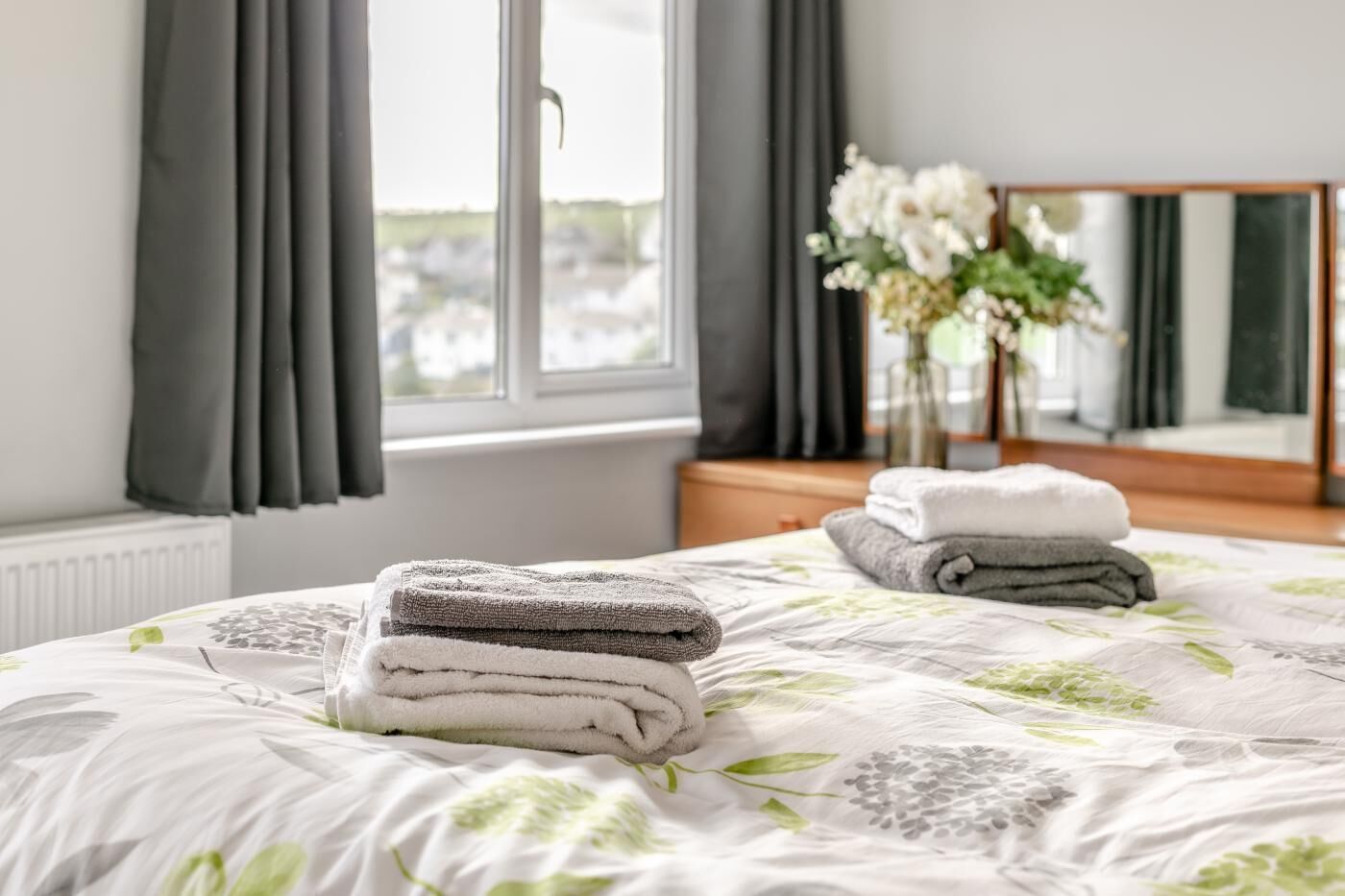 4 bedrooms, iron/ironing board, free WiFi, bed sheets
