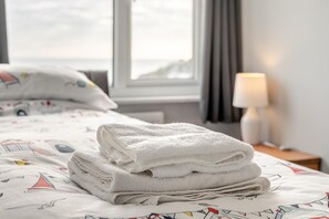 4 bedrooms, iron/ironing board, free WiFi, bed sheets