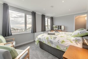 4 Schlafzimmer, Bügeleisen/Bügelbrett, kostenloses WLAN, Bettwäsche