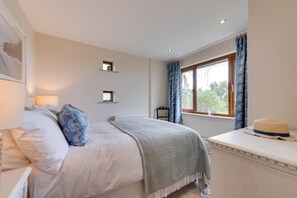 Silitysrauta/-lauta, ilmainen Wi-Fi, vuodevaatteet