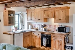 Forno, lavastoviglie, seggiolone, pentole/stoviglie/utensili