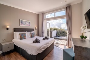 4 bedrooms, free WiFi, bed sheets