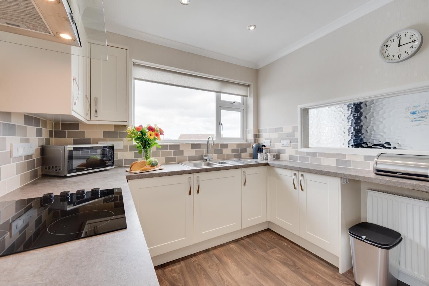 Microwave, oven, cookware/dishes/utensils